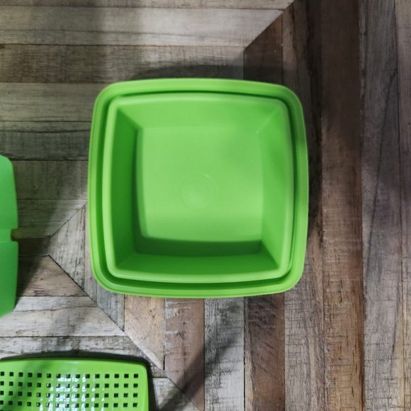 Tupperware 8 1/2 " tall Pick-A-Deli Pickle Keeper Green Lid Insert 3 pc - Picture 6 of 7